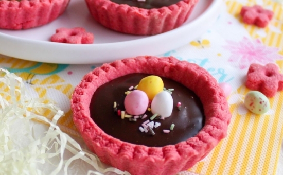 Tartelettes de Pâques aux Biscuits Roses et chocolat noir 