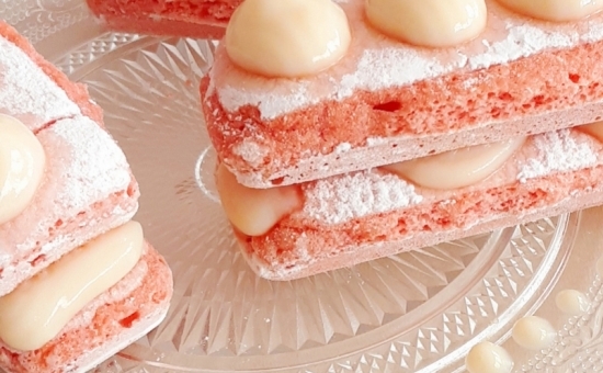 Mille-feuilles vanille et Biscuits Roses